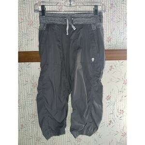 Lululemon (IVIVVA) Girls Grey Capris Size 10K GIRLS